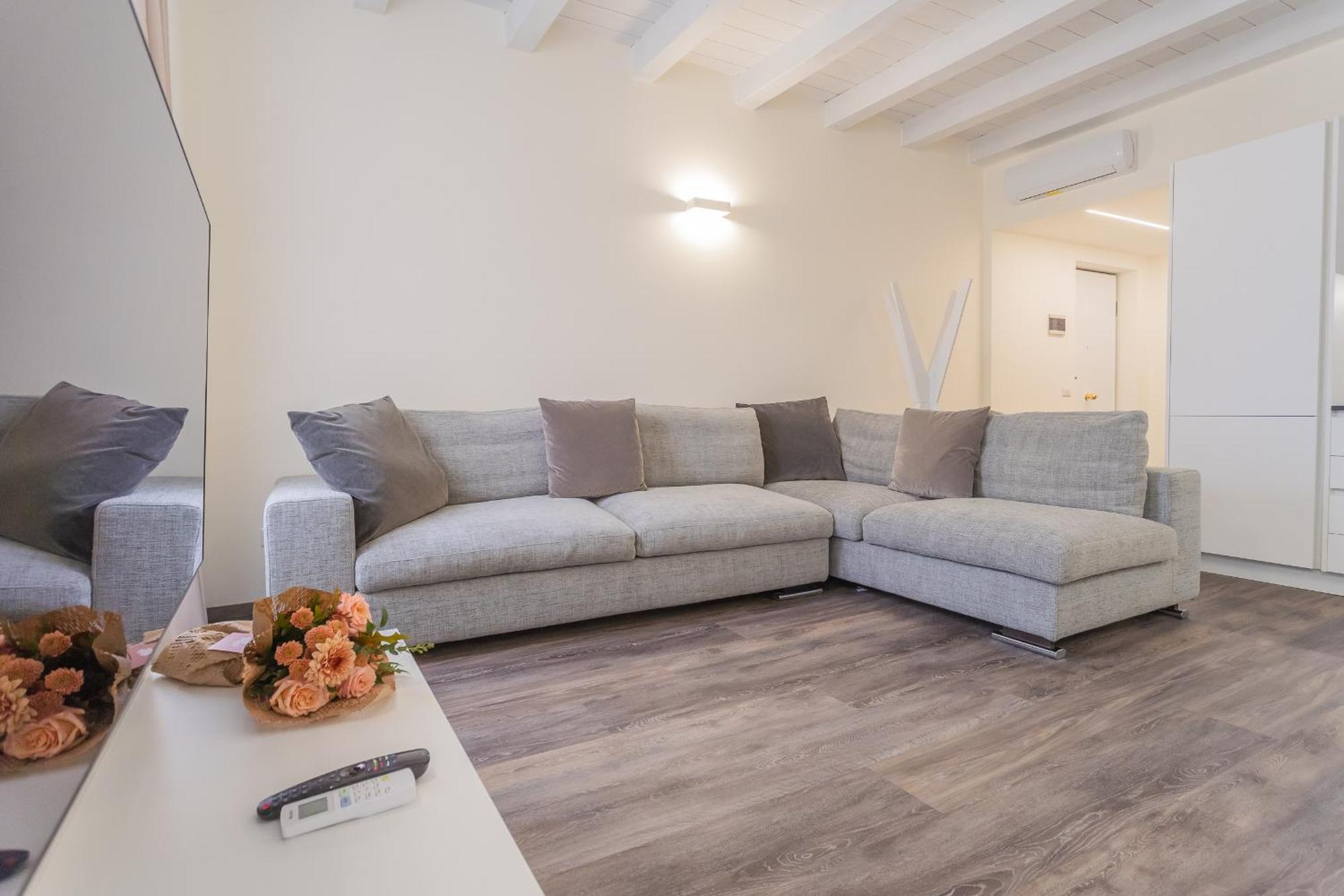 Modern & Stylish In By Rent *